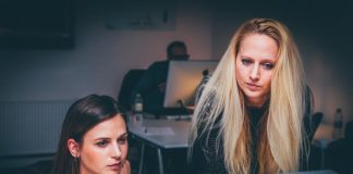 Czy łatwo znaleźć pracę po studiach?