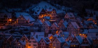 Zarobki ciągle rosną