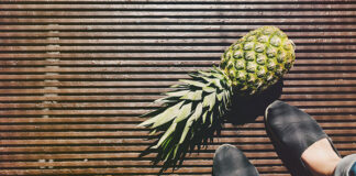 Czarne tenisówki: uniwersalne buty, które pasują do wszystkiego