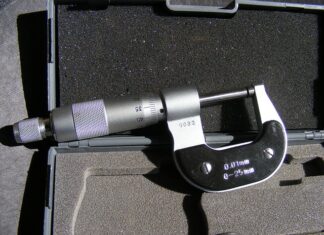 Jak działa mikrometr?