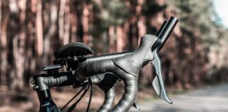 Jak działa manetka wycieraczek?