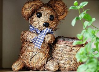 Jak często wymieniać słomę w budzie? Jak często wymieniać słomę w budzie?